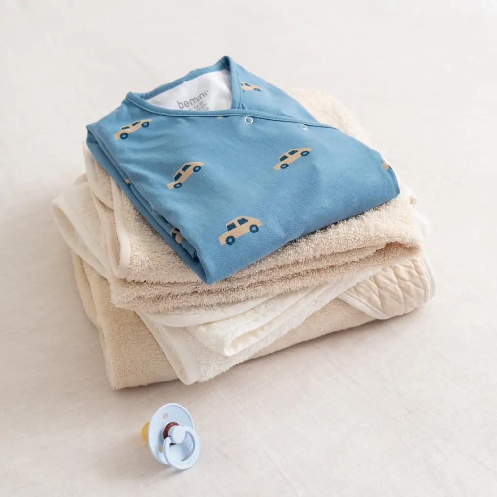 MAGIC_BAG_Jersey_4-12m_MARIO_Mario_turquoise (1).webp