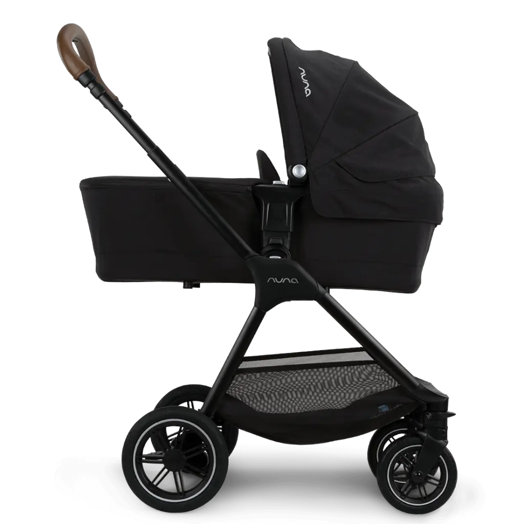 Nuna_TRIVnext_CarryCot_Caviar_OP_GL_shadow_web_37fb.webp