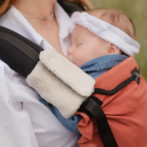 lot-de-2-protege-bretelles-porte-bebe_87dd8cbf-e27f-49d2-b9f8-fda7fc479799.webp