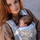 porte-bebe-hoodiecarrier-2-sweet-sauvage.webp