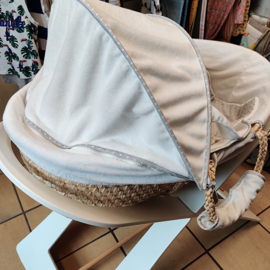 Couffin en fibres naturelles + support en bois blanc + 2 habillages complets (noukie's et Nobodinoz)