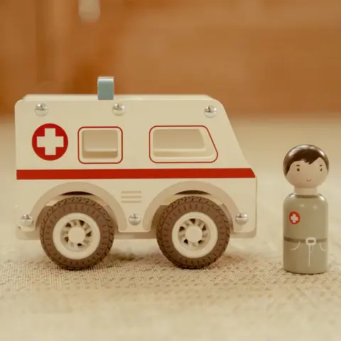 0030071_ambulance-met-pegdoll-fsc.webp