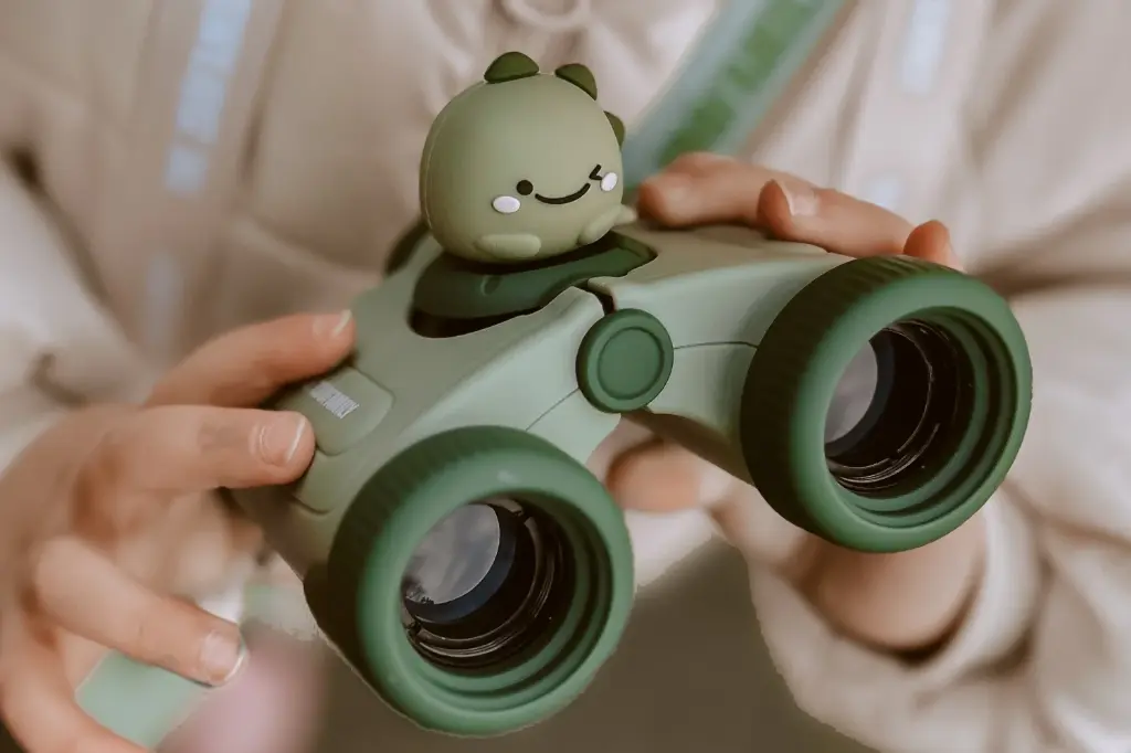 TheZoofamily_Zoo_Eyes_Binocular_Kids-Nature_Activity_Simple_Game_Dino_Green_Photo_17_2000x.webp