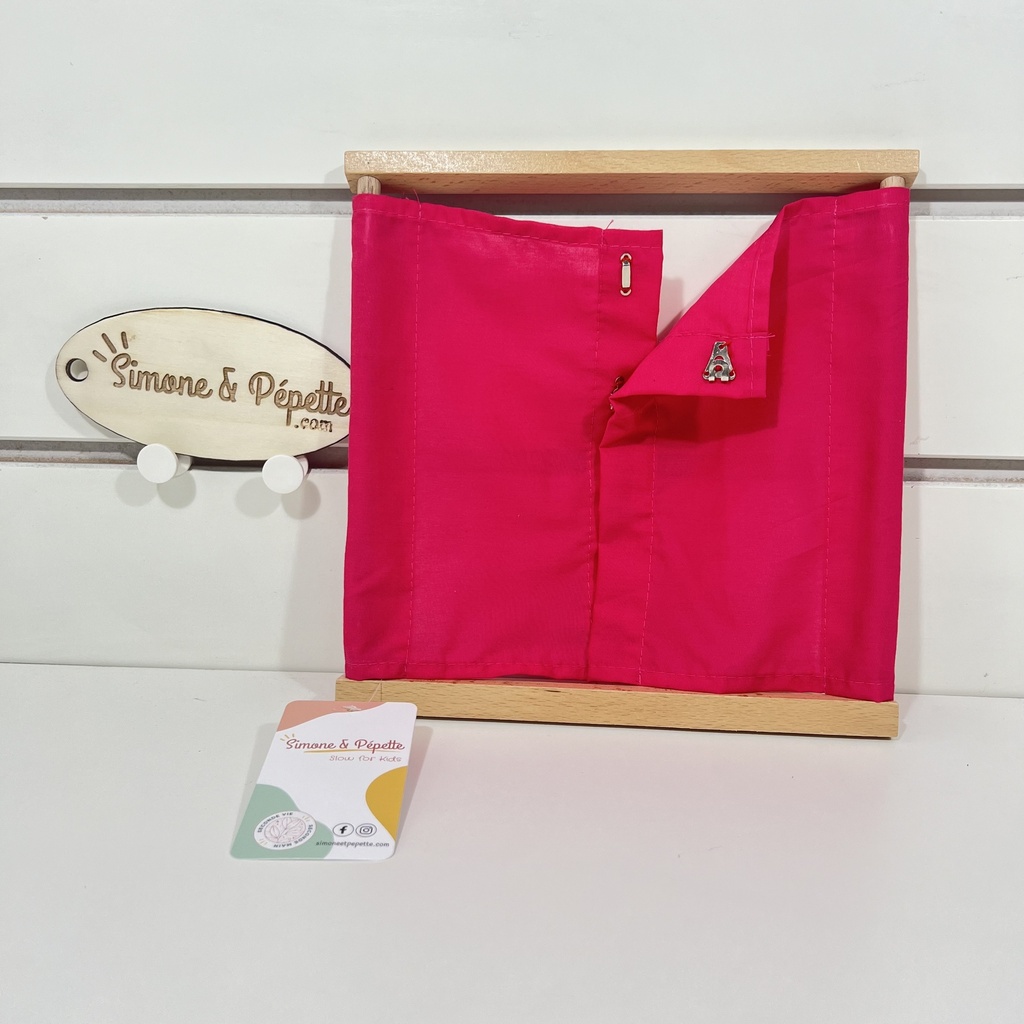 Cadre d'habillage Montessori - Fermeture crochets