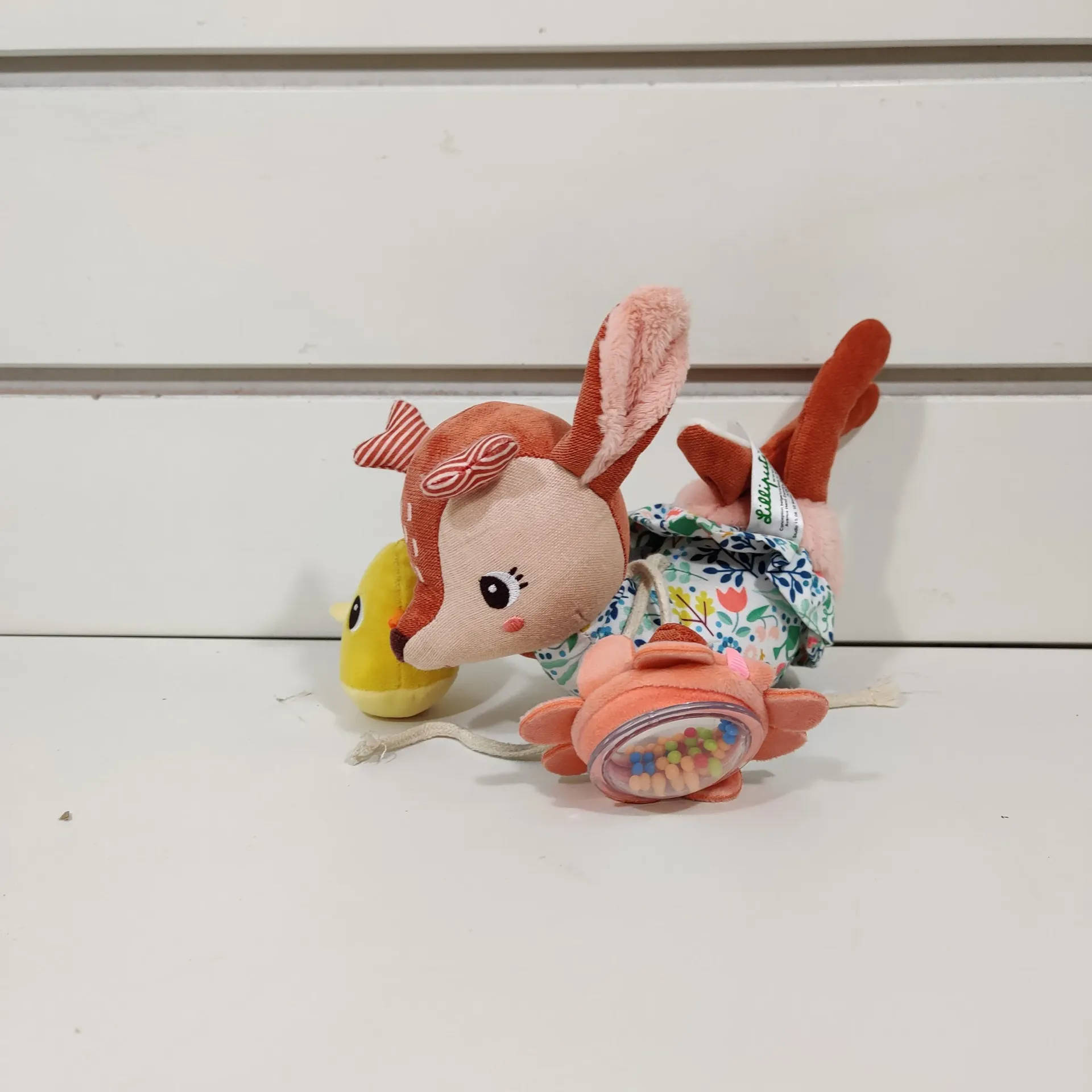 Peluche d'activité à suspendre- Lilliputiens - Stella