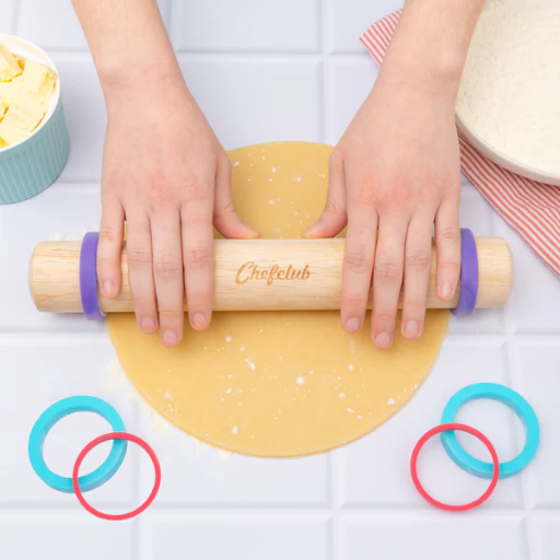 [3760312840301] Rouleau à pâtisserie - Chef club - en bois hévéa + 6 anneaux en silicone 