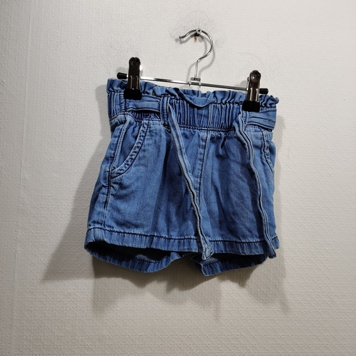 [V04439] Short - C&A - 3 ans