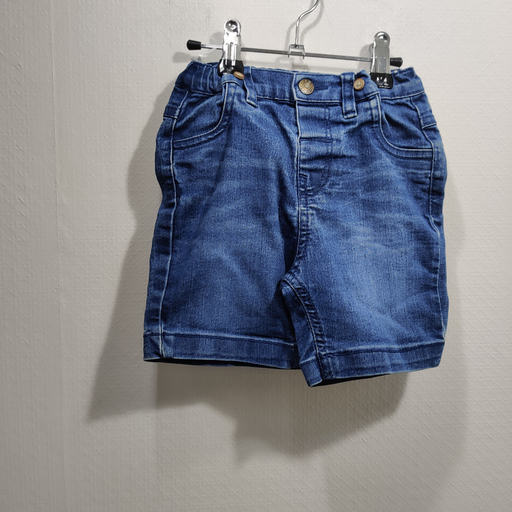 [V05213] Short - C&A  - 2 ans   
